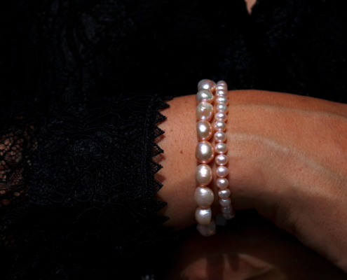 Bracelets de perles d'eau douce blanches et roses