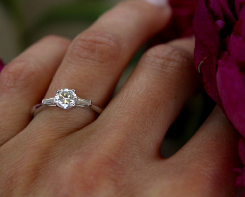 bague fiançailles or blanc diamants baguette 6