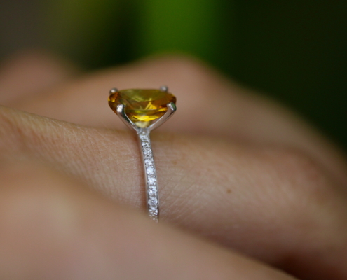 Bague or blanc tourmaline et diamants