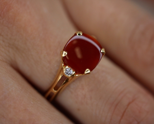 Bague or jaune cornaline et diamants