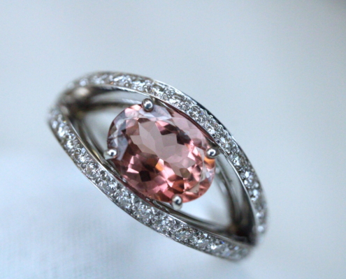 Bague en or blanc 18K - Tourmaline rose & diamants