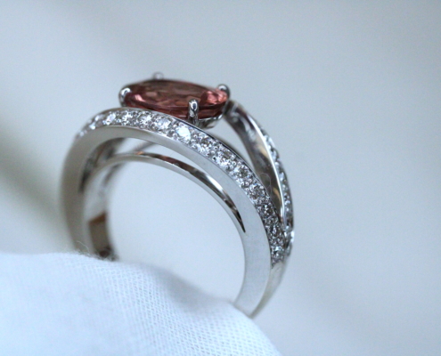 Bague en or blanc 18K - Tourmaline rose & diamants