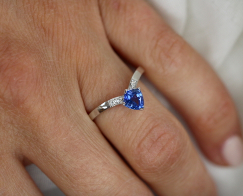 Bague en or blanc 18K - Tanzanite & diamants