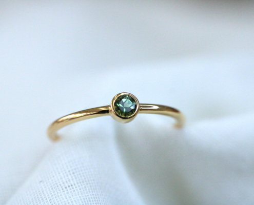 Bague en or jaune 18K & Tourmaline verte